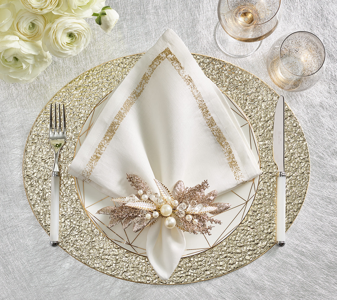 Kim Seybert Napkin: Impression in White & Gold