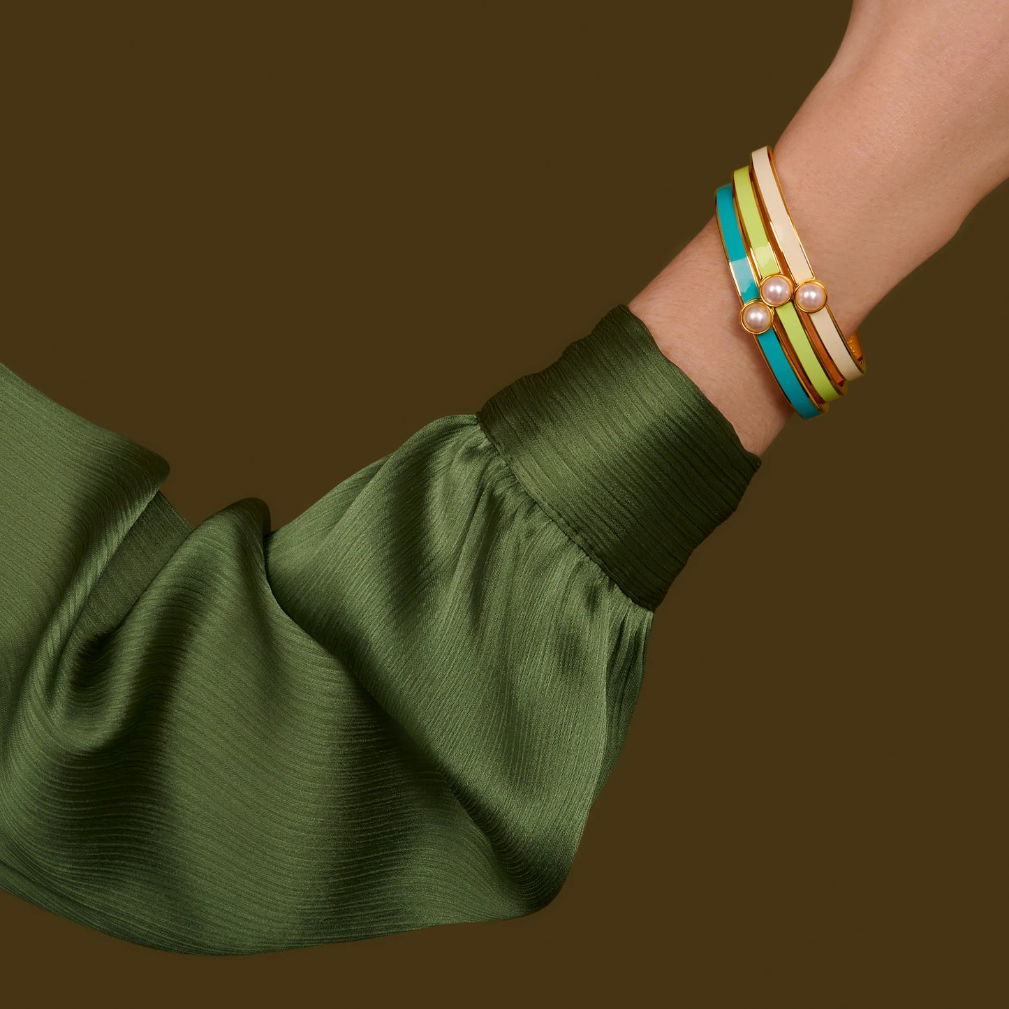 Halcyon Days Forget Me Not Cabochon Skinny Pearl Gold Hinged Bangle