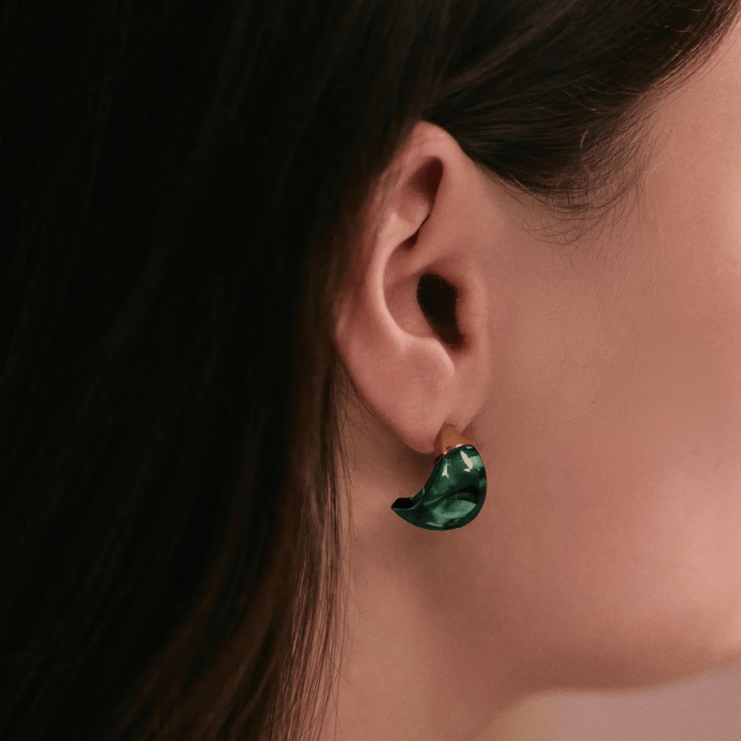 Lalique Cabochon pendant Deep Green Crystal, 18K yellow gold plated Lalique