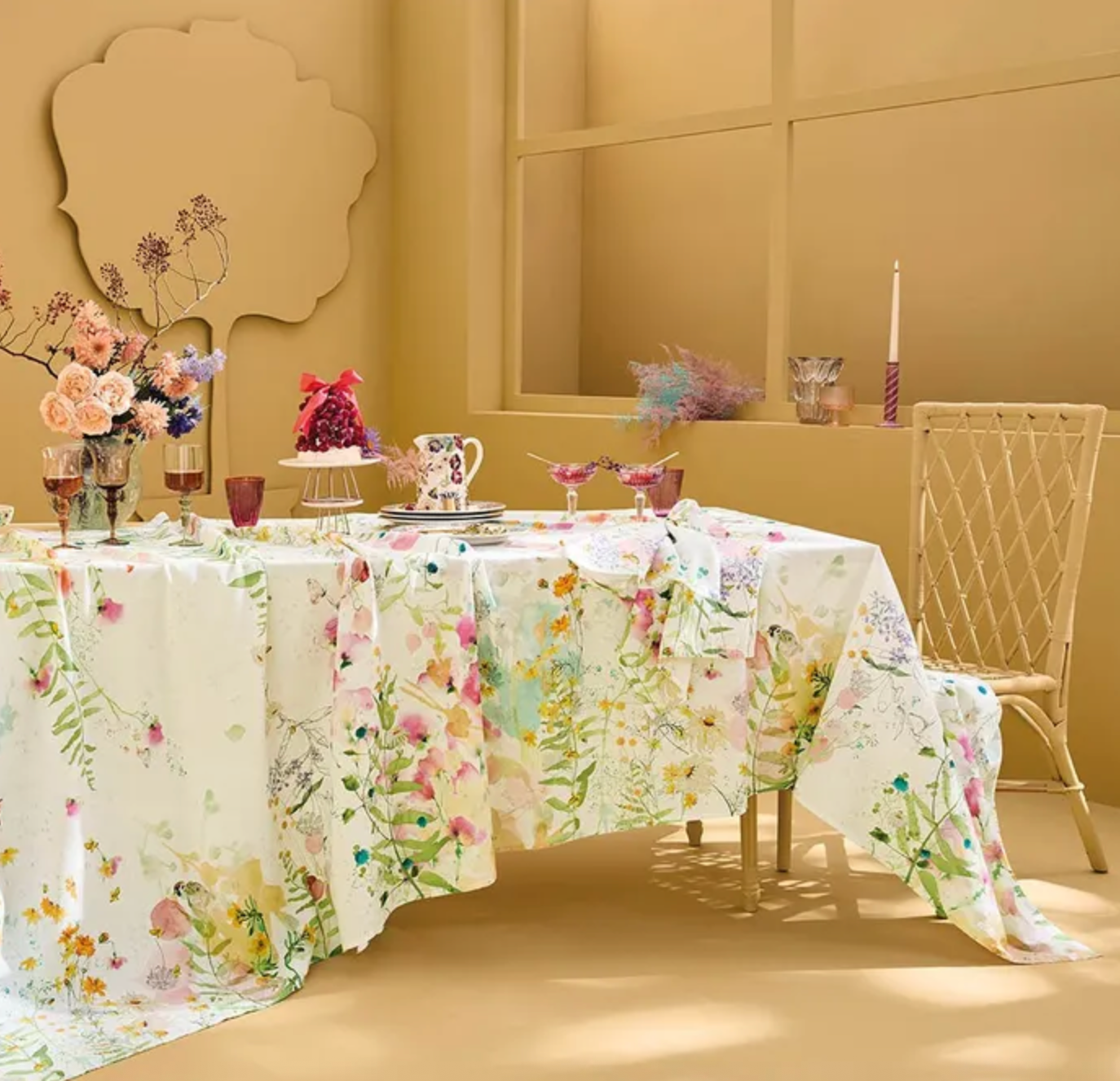 Garnier Thiebaut Rosee Du Matin Printemps Tablecloth, Cotton-Linen Blend