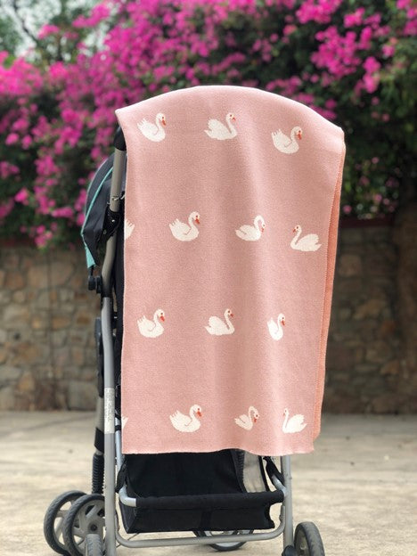 Darzzi SWAN BABY KNITTED BLANKET PINK