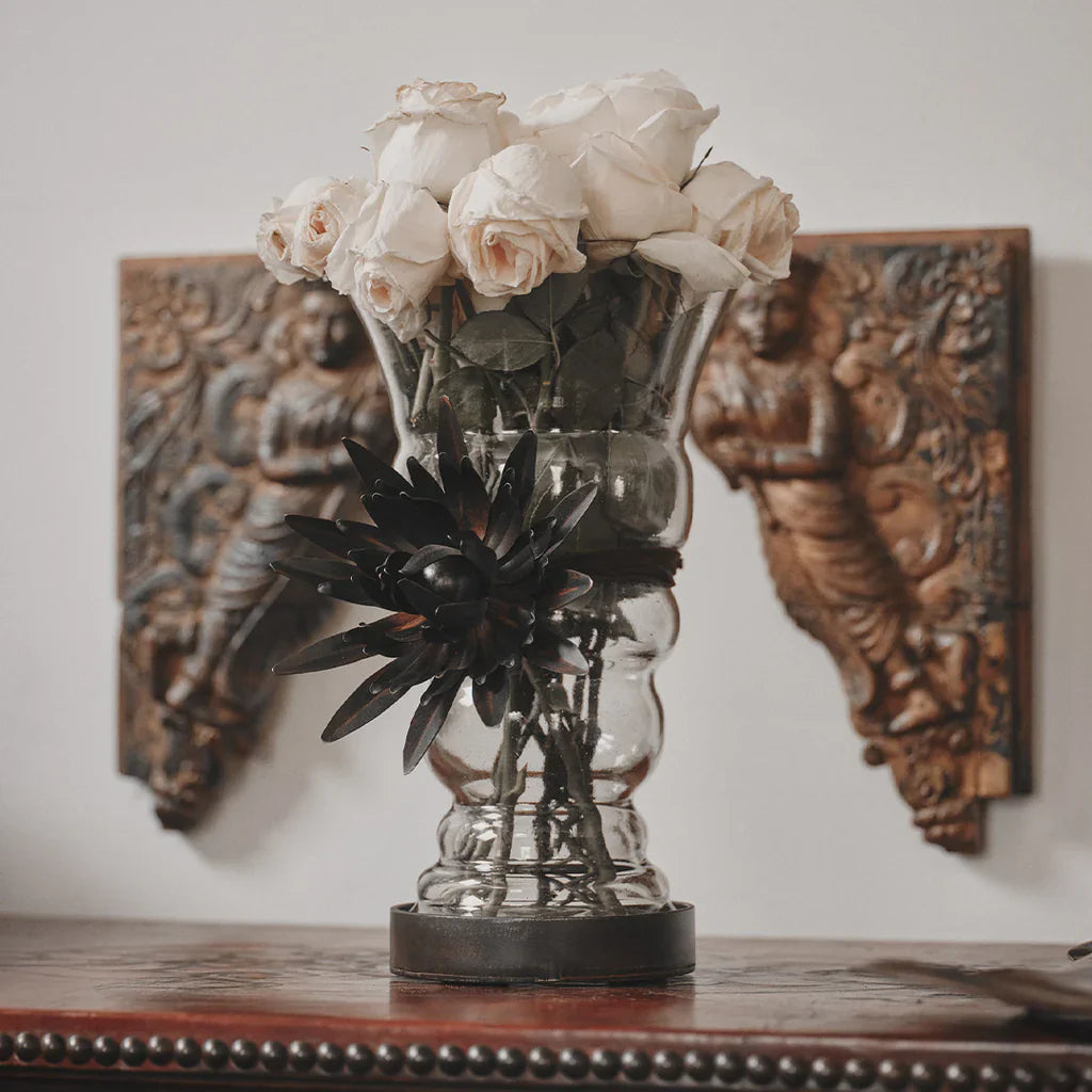 Jan Barboglio Florero ribbed glass vase w/ large iron sunflower