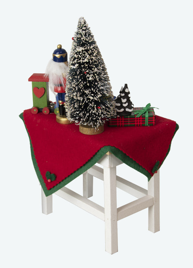 Byers Choice Accessory 2023: Decorated Table