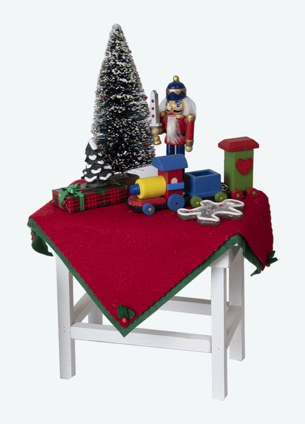 Byers Choice Accessory 2023: Decorated Table