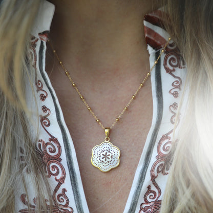 ASHA NCK Tamarin Flower Charm & Necklace