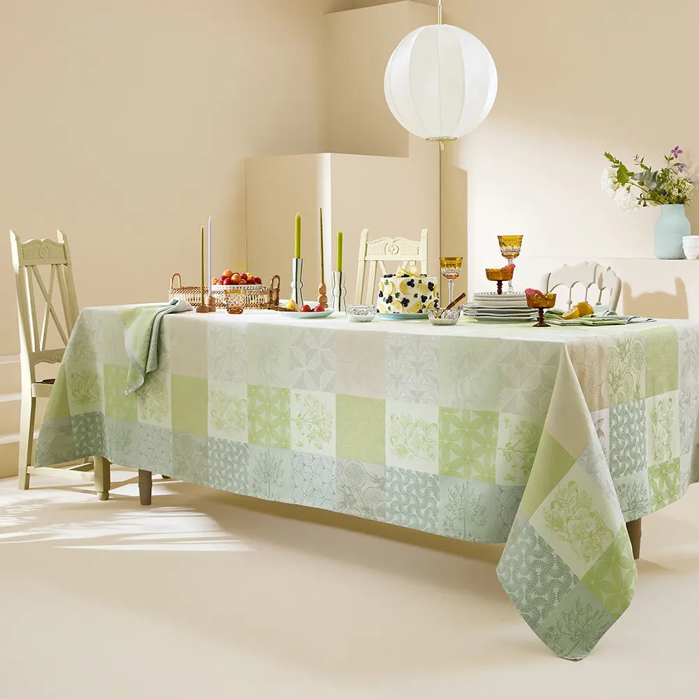 Garnier Thiebaut 71x118 Mille Parfums Verde Jacquard Tablecloth