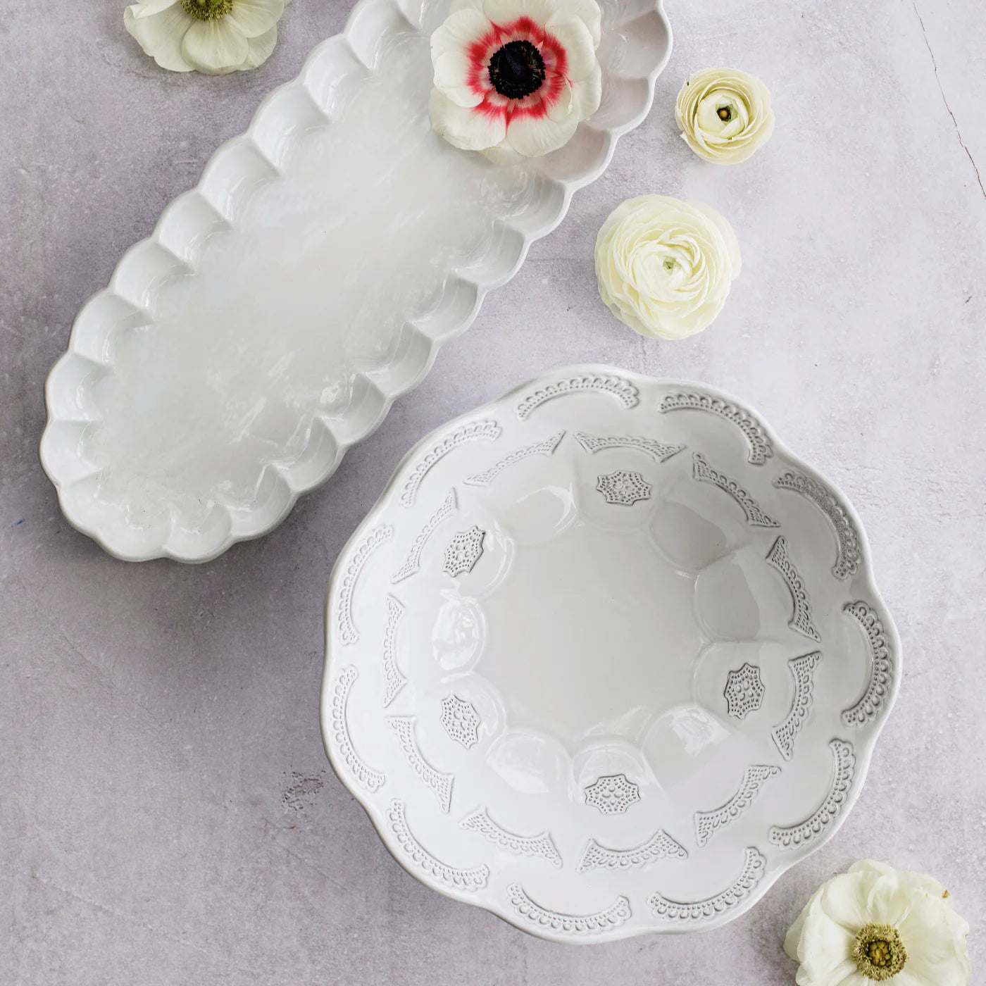 Vietri  White  Incanto Stone Ruffle Oval Tray