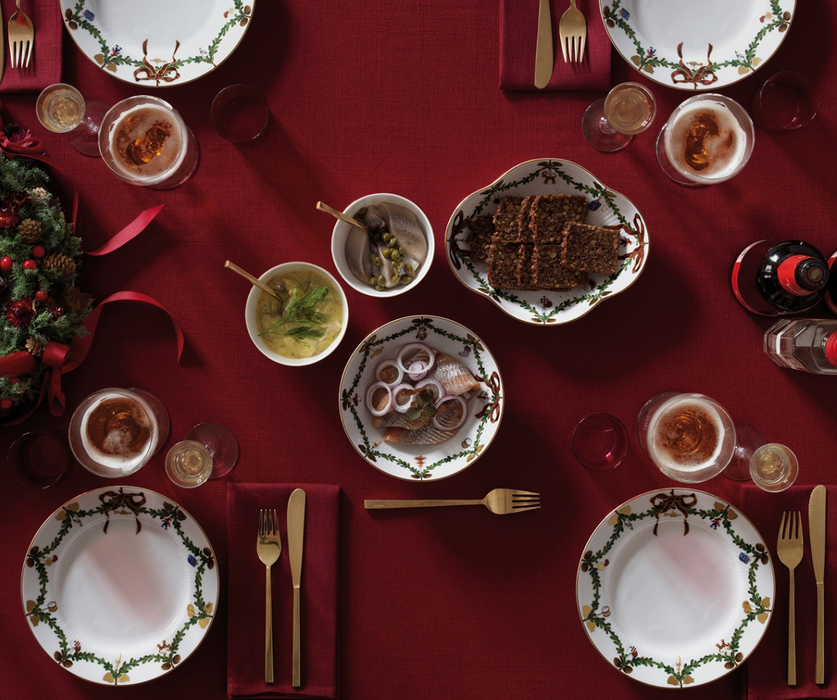 Royal Copenhagen Star Fluted Christmas Salad Plate 8.75 Inches