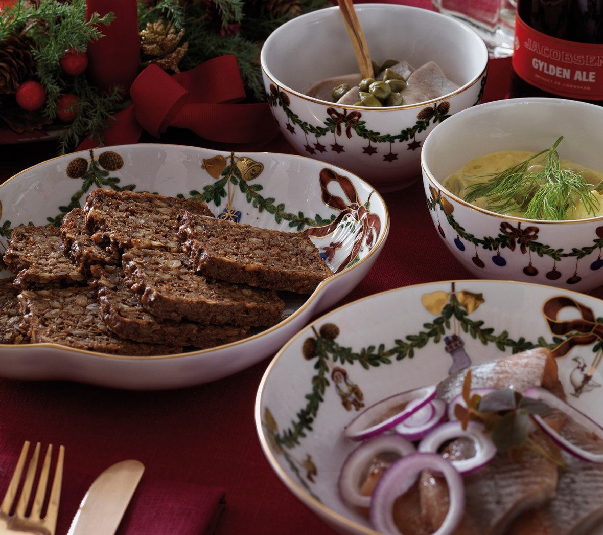 Royal Copenhagen Star Fluted Christmas BOWL Set 4.15 inches, 2 PC