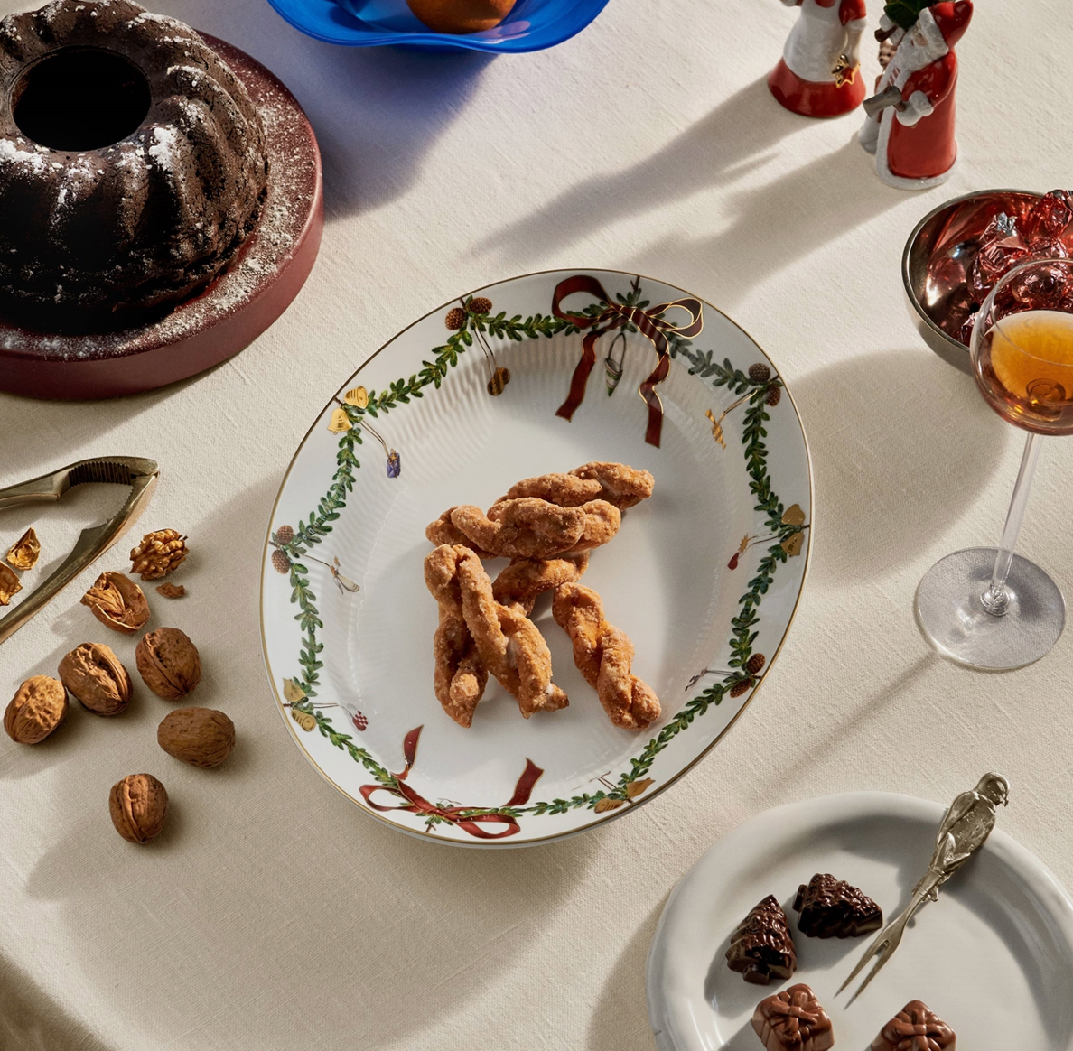 Royal Copenhagen Star Fluted Christmas Oval Platter 13.4 inch