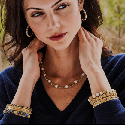 Capucine De Wulf Pouch BERRY Gem Medium Hoop Earrings - MOP