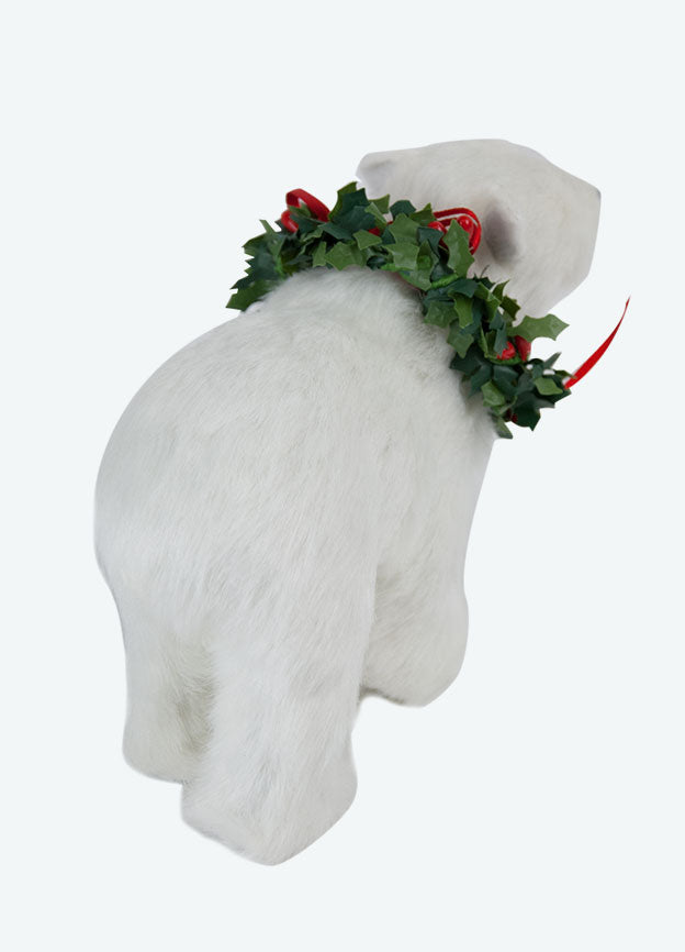 Byers Choice Animal: Polar Bear with Wreath