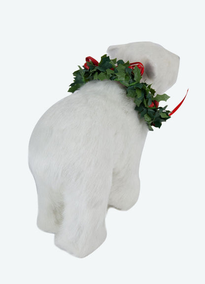 Byers Choice Animal: Polar Bear with Wreath
