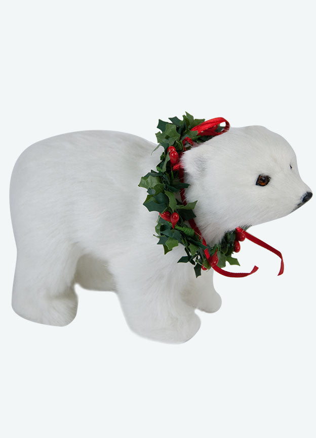 Byers Choice Animal: Polar Bear with Wreath
